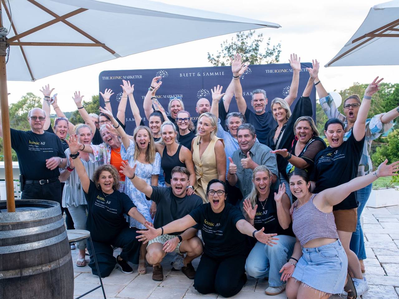 Iconic Marketer Live attendees cheering together
